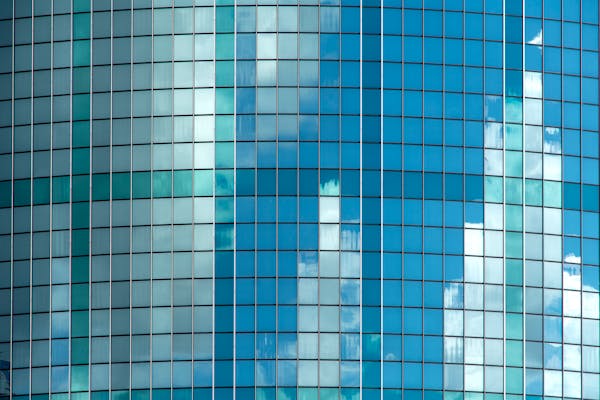 modern glass facade rotterdam